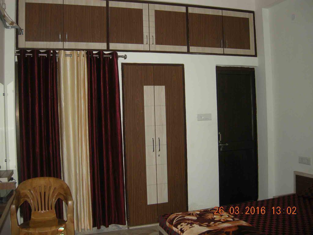Sadhna Guest House Бопал Екстериор снимка