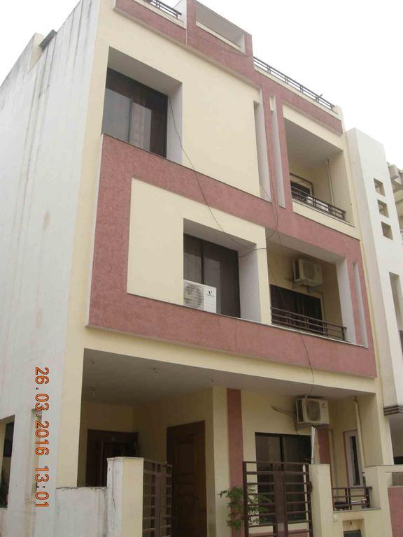 Sadhna Guest House Бопал Екстериор снимка