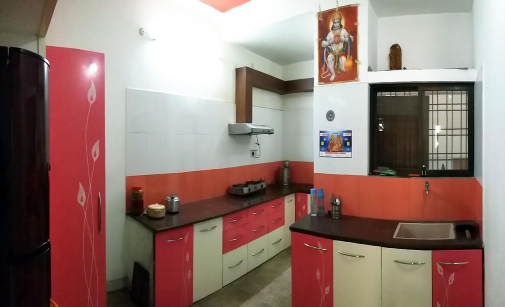 Sadhna Guest House Бопал Екстериор снимка